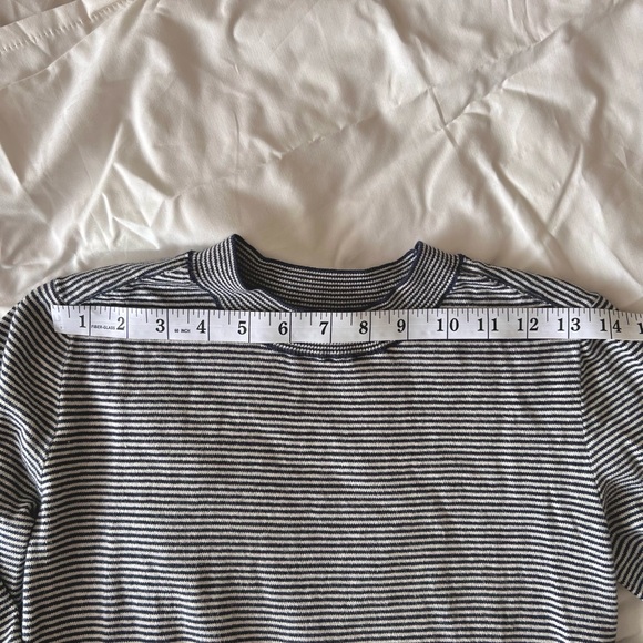 Everlane Organic Cotton Crewneck Sweater - Picture 5 of 8